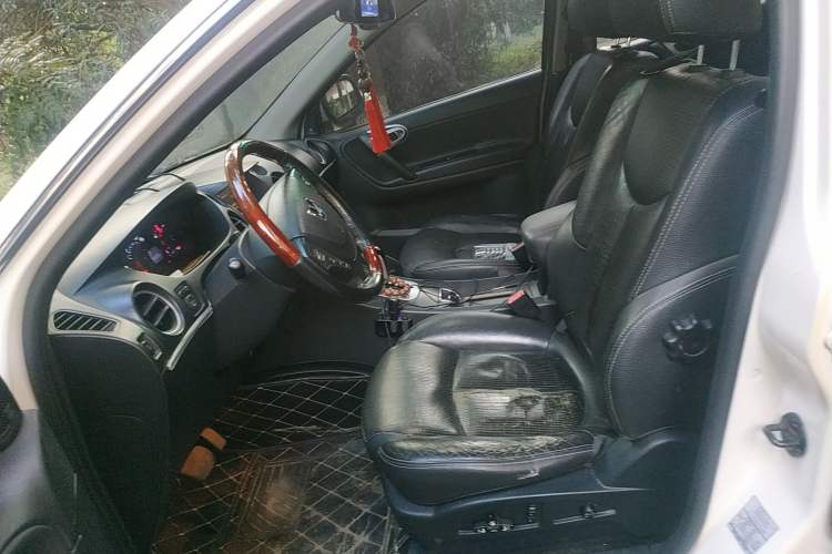 Used Luxgen Great 7 SUV 2013 Limited-Edition Sharp Model 2.2T Two-Wheel-Drive Smart Version Left Front Seat