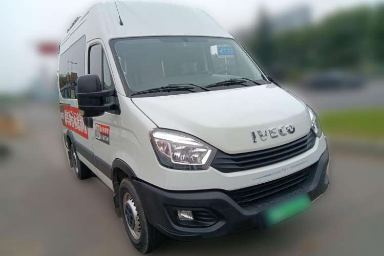 Used Iveco Eurocargo 2020 2.3T Manual Super-Rui Short Wheelbase High-Roof China VI F1A Front Right 45 Deg
