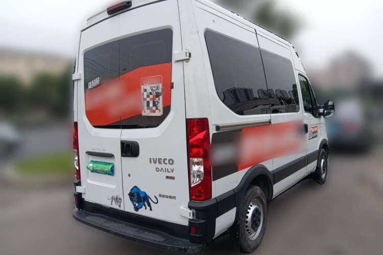 Used Iveco Eurocargo 2020 2.3T Manual Super-Rui Short Wheelbase High-Roof China VI F1A Rear Right 45 Deg