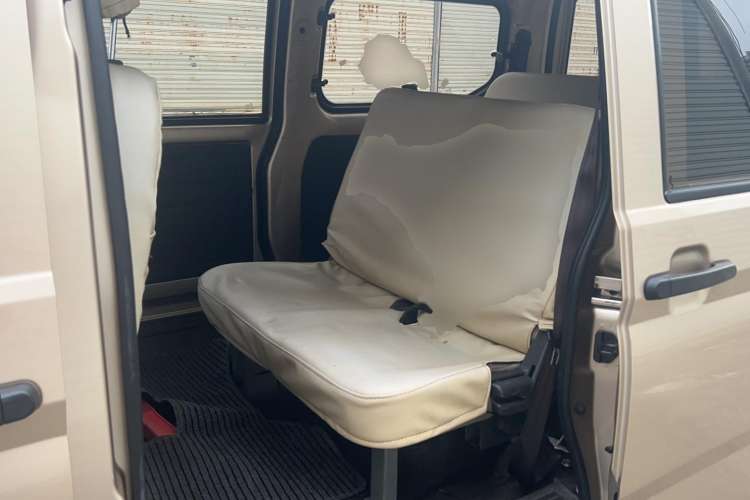 Used Wuling Rongguang 2014 1.2L S Base Model
