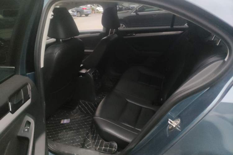 Used Volkswagen Sagitar 2015 230TSI Automatic Comfort Version
