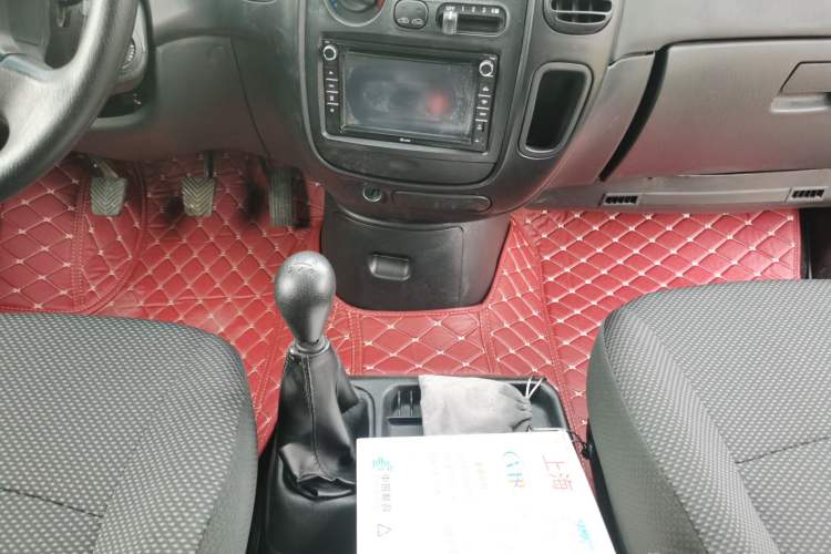 Used JAC Refine 2011 2.0L Shuttle Gasoline Comfort Edition HFC4GA3