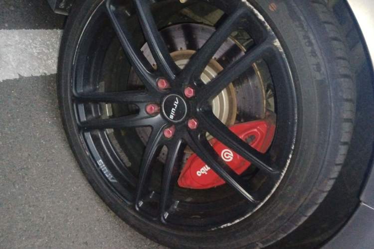 Used Infiniti Q50 2014 3.7L Comfort Edition Right Front Wheel Hub