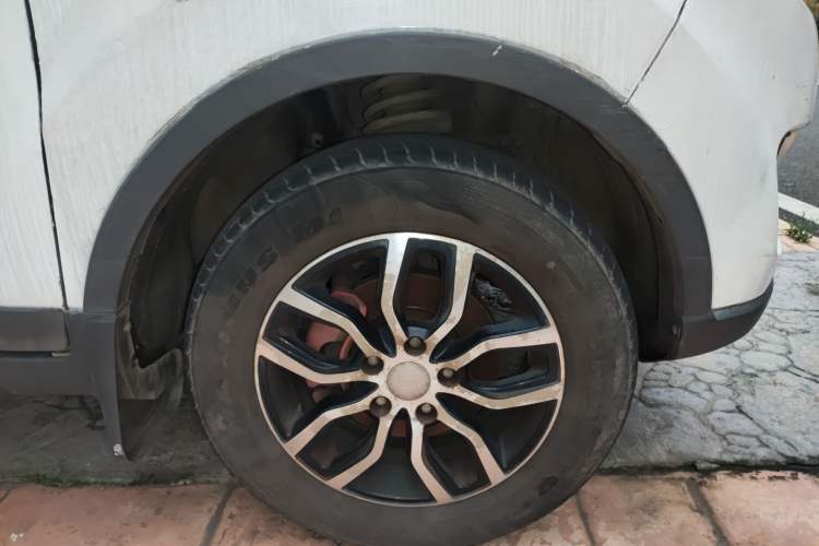 Used Lifan Auto Myway 2016 1.5L Manual Elite Version Right Front Wheel Hub