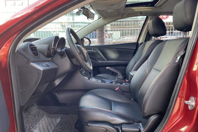 Used Mazda Mazda 3 2015 Hatchback 1.6L Automatic Elite Model
