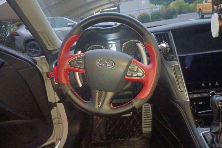 Used Infiniti Q50 2014 3.7L Comfort Edition Steering Wheel