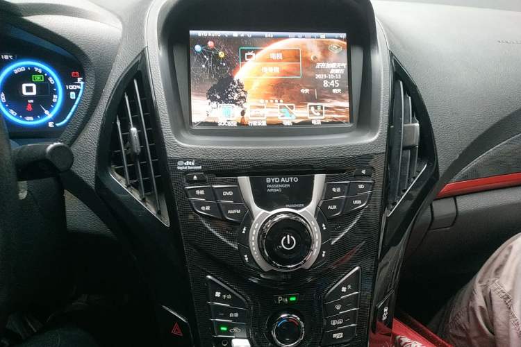 Used BYD Qin New Energy 2014 1.5T Cool Black Knight Flagship Model