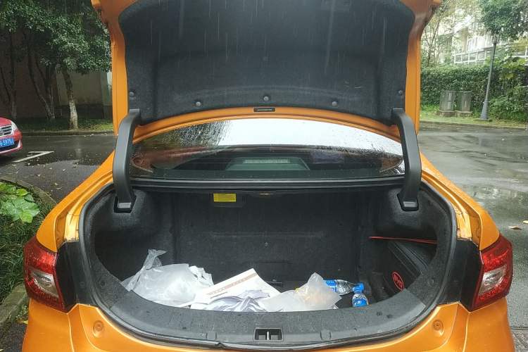 Used BYD Qin New Energy 2014 1.5T Cool Black Knight Flagship Model