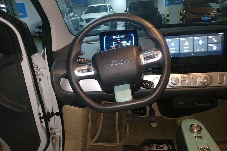 Used CHANGAN Lumin 2022 210km Sweet Edition
