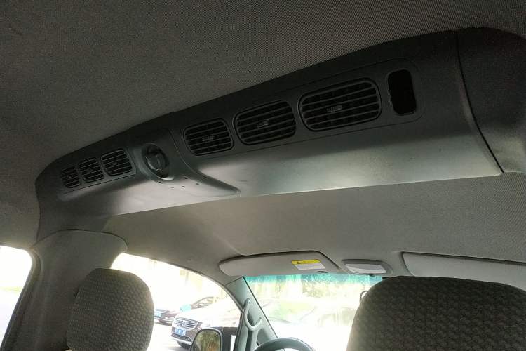 Used JAC Refine 2012 1.9T Shuttle Diesel Comfort Version HFC4DB1-2C