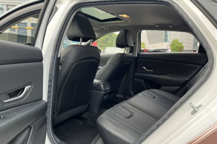 Used Hyundai Elantra 2021 1.5L CVT LUX Prestige Edition