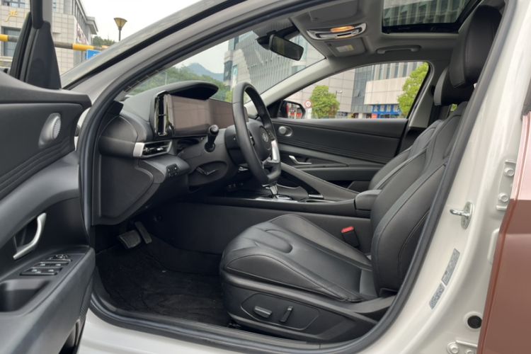 Used Hyundai Elantra 2021 1.5L CVT LUX Prestige Edition