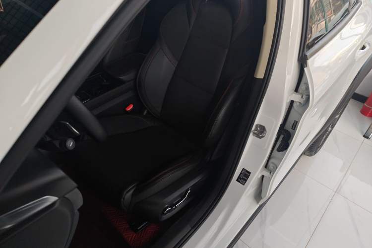 Used Lynk & Co 02 2018 1.5T DCT Two-Wheel Drive Pro Version China V Emission Standard