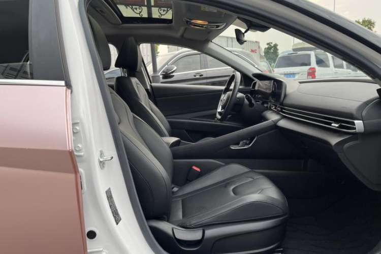 Used Hyundai Elantra 2021 1.5L CVT LUX Prestige Edition