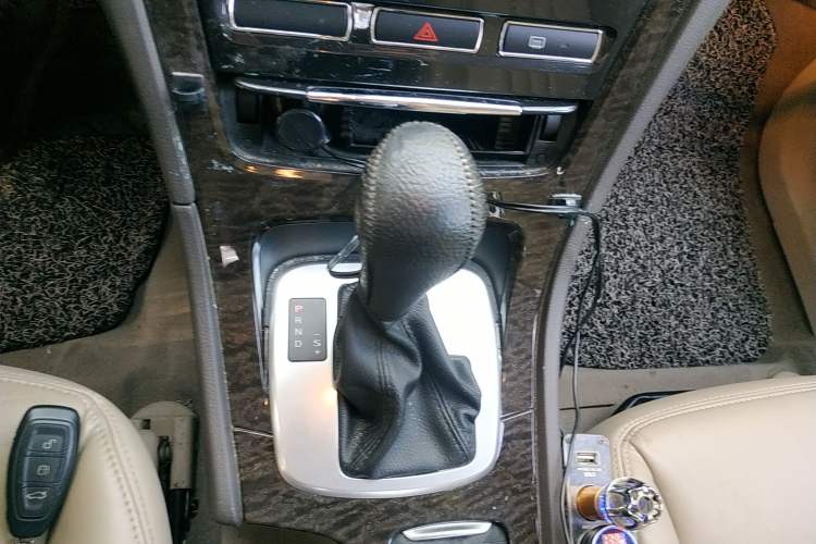 Used Ford Mondeo 2011 2.3L Luxury Model
