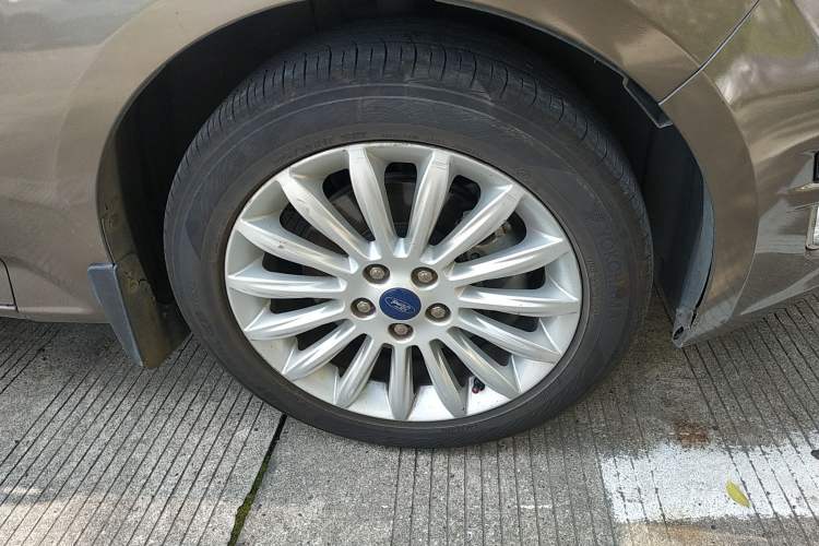 Used Ford Mondeo 2011 2.3L Luxury Model
