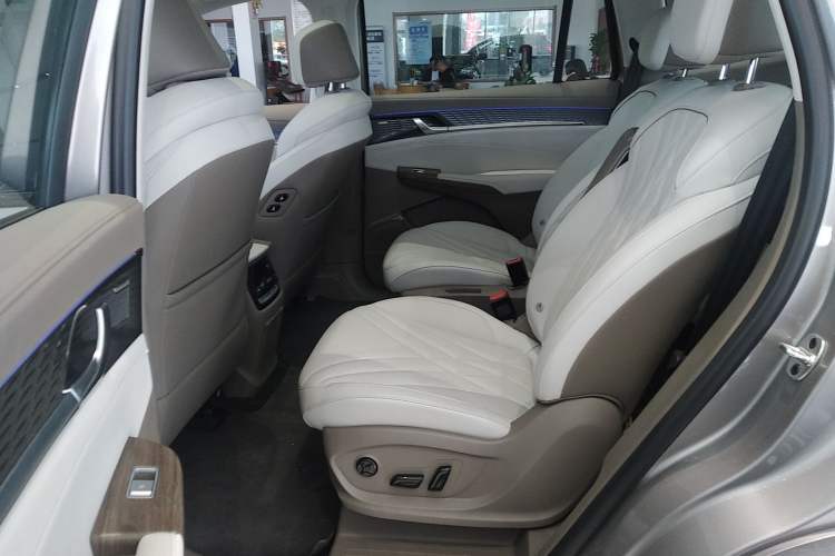 Used Roewe RX9 2023 2.0T All-Wheel-Drive Luxury Edition