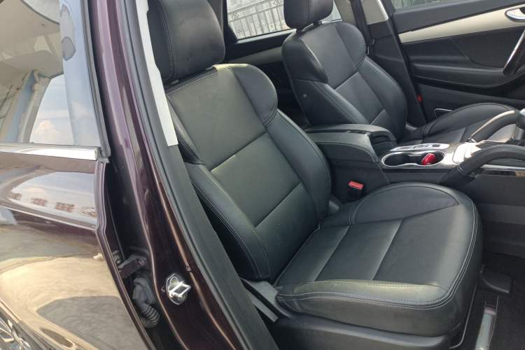 Used Zotye SR7 2016 1.5T CVT Cube Heart Edition China V Standard
