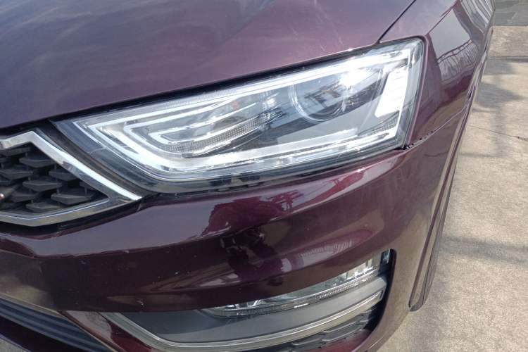 Used Zotye SR7 2016 1.5T CVT Cube Heart Edition China V Standard
