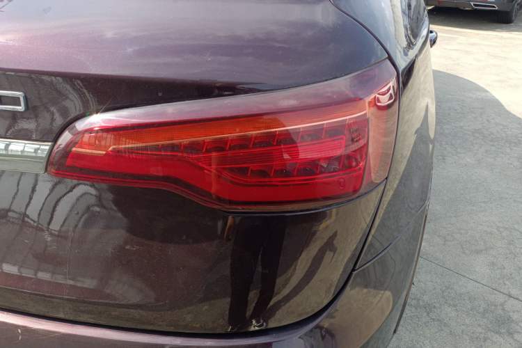 Used Zotye SR7 2016 1.5T CVT Cube Heart Edition China V Standard
