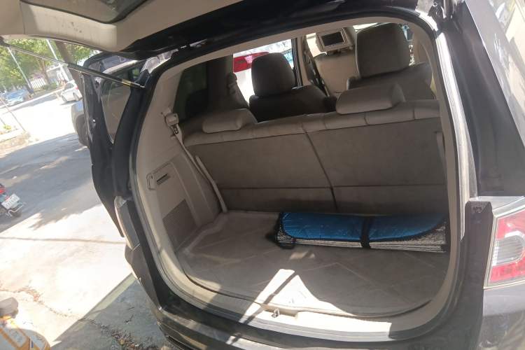 Used Mazda 8 2011 2.3L Ultimate Edition Trunk