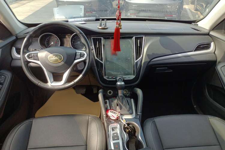 Used Zotye SR7 2016 1.5T CVT Cube Heart Edition China V Standard
