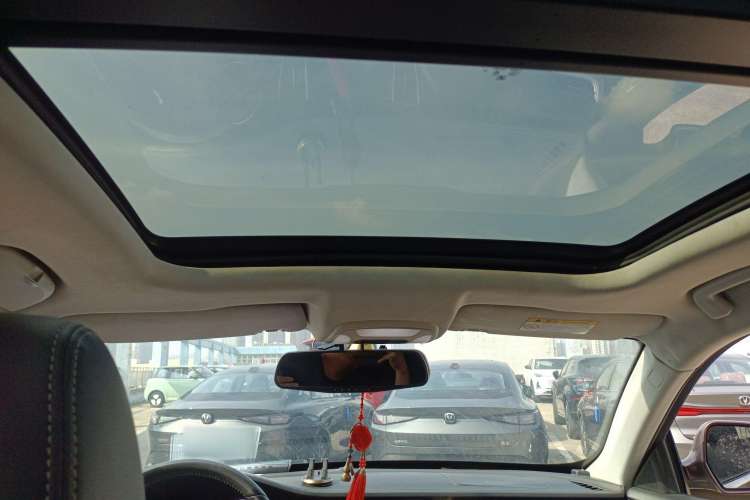 Used Zotye SR7 2016 1.5T CVT Cube Heart Edition China V Standard
