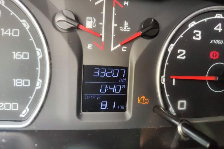 Used Leopaard Q6 2015 2.4L Manual 4x4 Excellence Edition Odometer Close Up