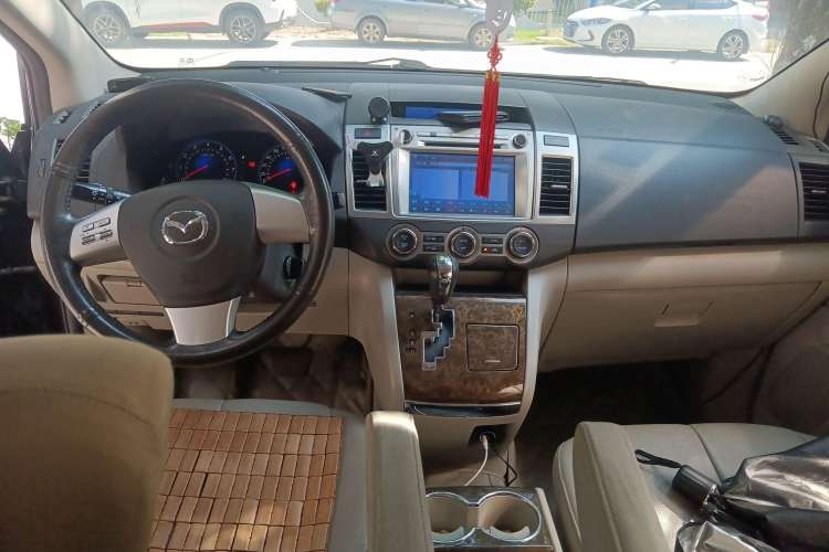 Used Mazda 8 2011 2.3L Ultimate Edition Center Console