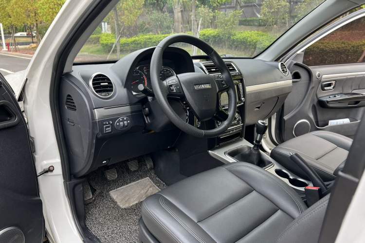 Used Haval H5 Classic 2016 Classic Edition 2.0T Manual Two-Wheel Drive Elite Model
