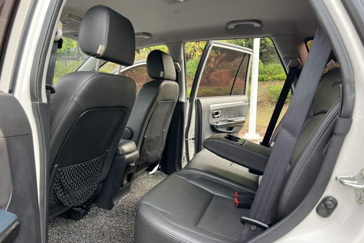 Used Haval H5 Classic 2016 Classic Edition 2.0T Manual Two-Wheel Drive Elite Model
