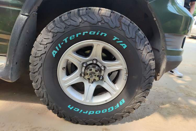 Used Leopaard Q6 2015 2.4L Manual 4x4 Excellence Edition Right Front Wheel Hub