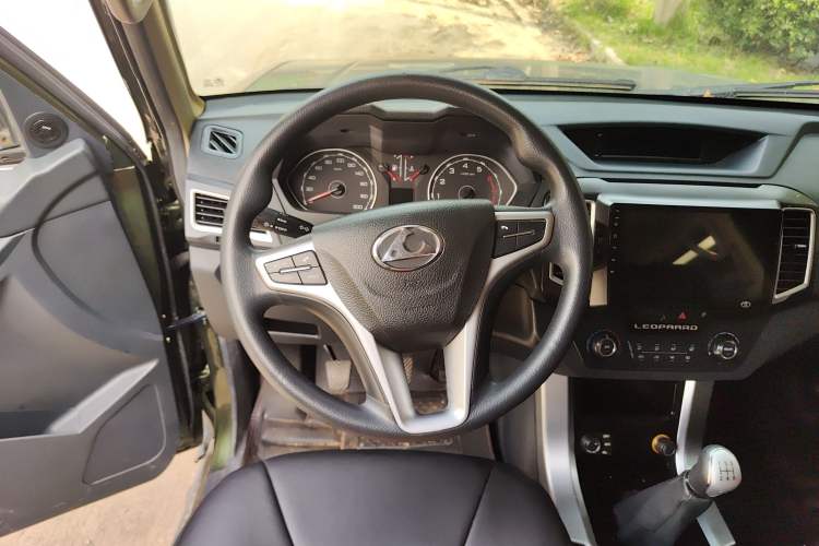 Used Leopaard Q6 2015 2.4L Manual 4x4 Excellence Edition Steering Wheel