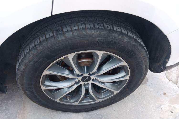 Used Zotye T600 2019 1.5T Automatic Luxury Edition Left Rear Wheel Hub