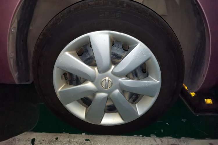 Used Nissan March 2015 1.5L Automatic E-Xuan Edition
