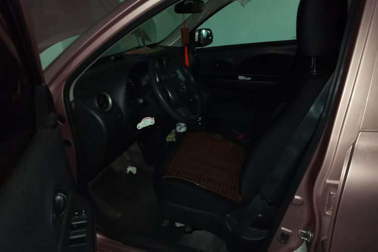 Used Nissan March 2015 1.5L Automatic E-Xuan Edition
