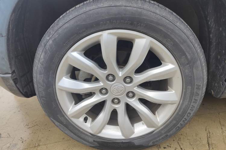 Used Bestune X40 2017 1.6L manual Comfort trim level
