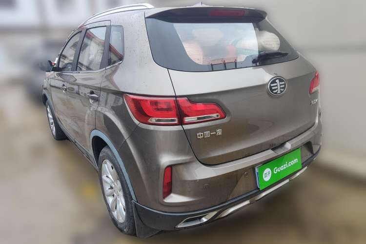 Used Bestune X40 2017 1.6L manual Comfort trim level
