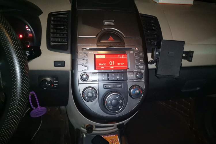 Used Kia Soul 2010 1.6L AT GLS Audio And AC Panel