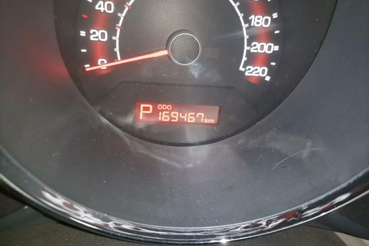 Used Kia Soul 2010 1.6L AT GLS Odometer Close Up