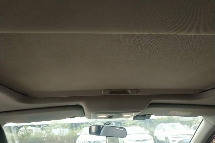 Used Venucia T90 2017 2.0L Manual ZhiShang Edition
