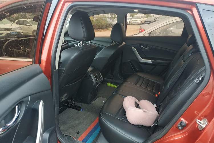 Used Venucia T90 2017 2.0L Manual ZhiShang Edition
