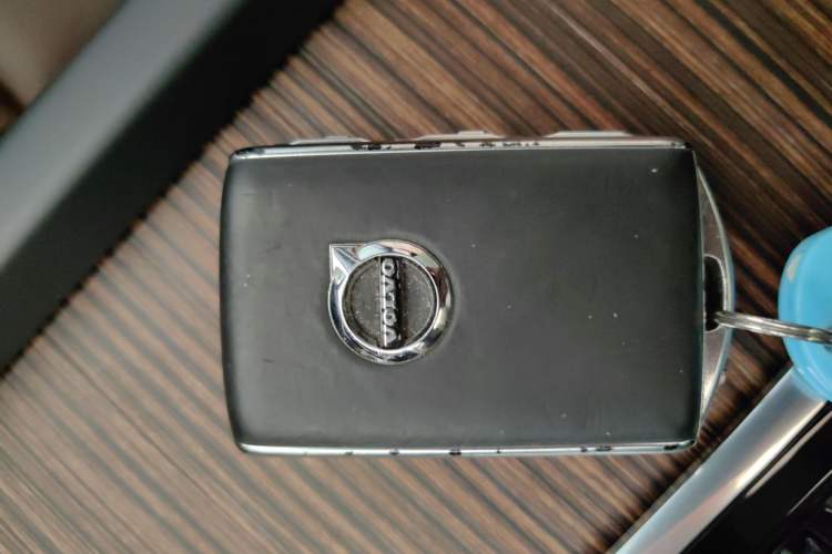 Used Volvo XC60 New Energy 2021 T8 e-Drive Hybrid Luxury Edition