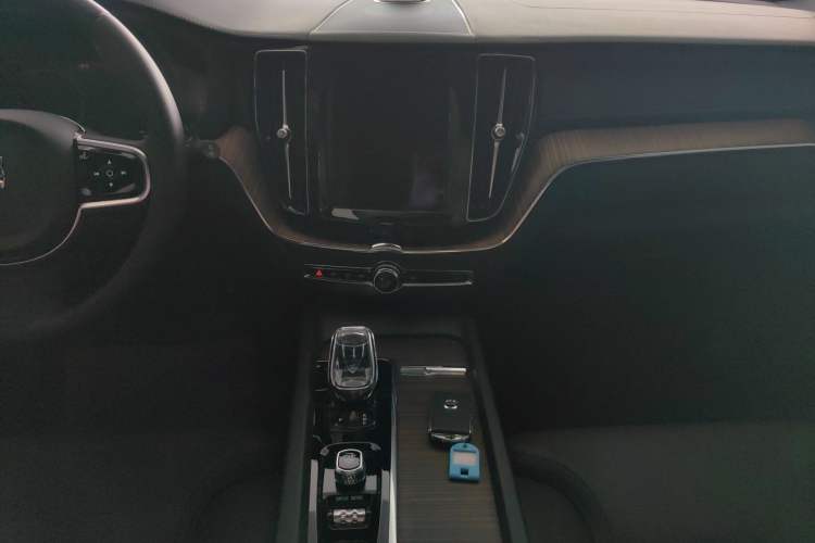 Used Volvo XC60 New Energy 2021 T8 e-Drive Hybrid Luxury Edition