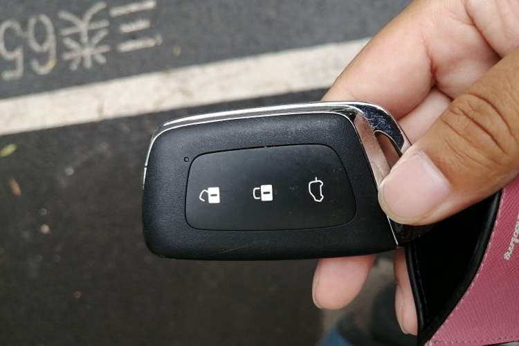 Used Baojun E300 2020 Plus Starry Intelligence Edition
