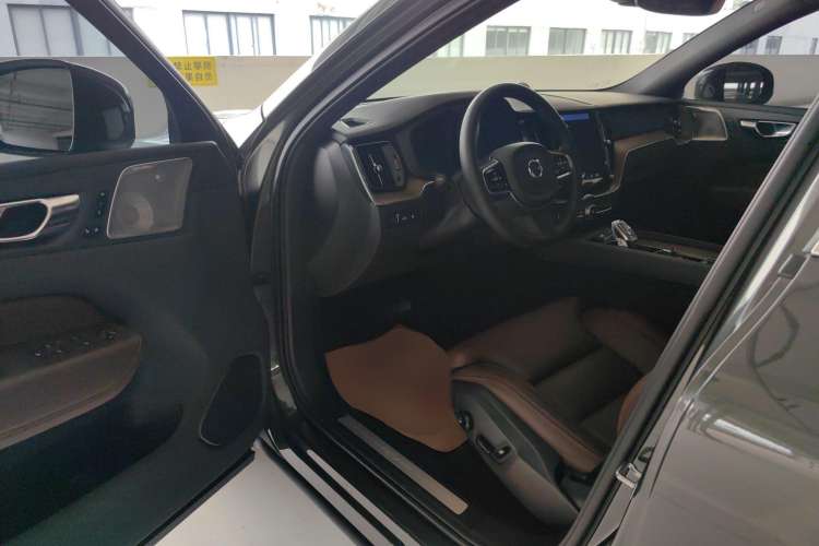 Used Volvo XC60 New Energy 2021 T8 e-Drive Hybrid Luxury Edition