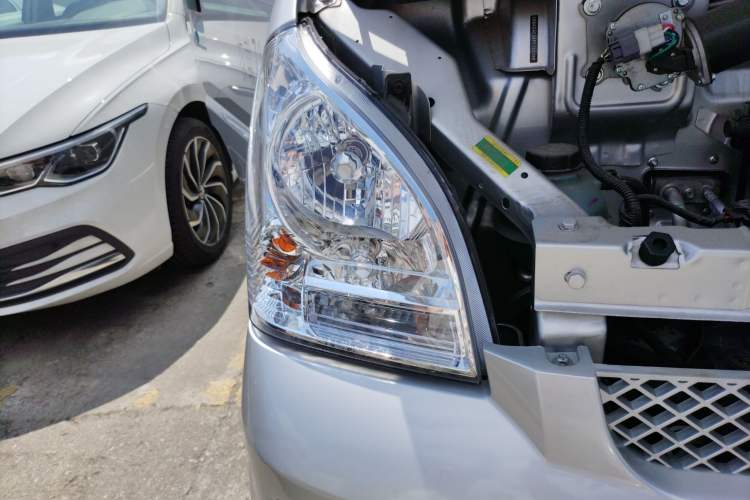 Used Wuling Rongguang EV 2022 Basic Passenger Bus Powered by Penghui Battery
