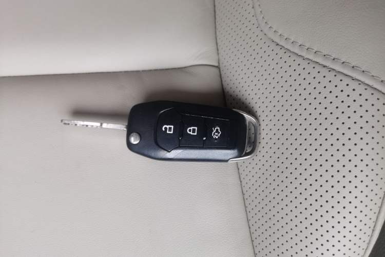 Used Ford Everest 2016 2.0T Gasoline Automatic 4x4 Luxury Edition