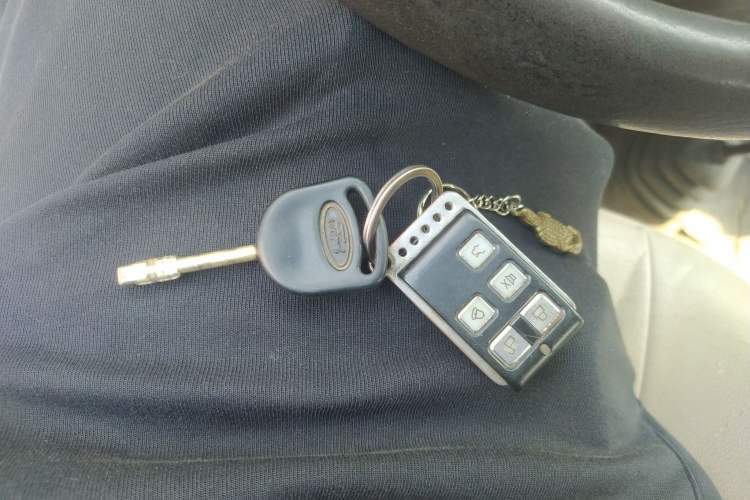 Used Ford Classic Transit 2009 2.8T Diesel Multi-Function Short Wheelbase Mid-Roof JX493ZLQ3