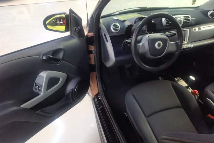 Used smart fortwo 2015 1.0 MHD New Year Special Edition
